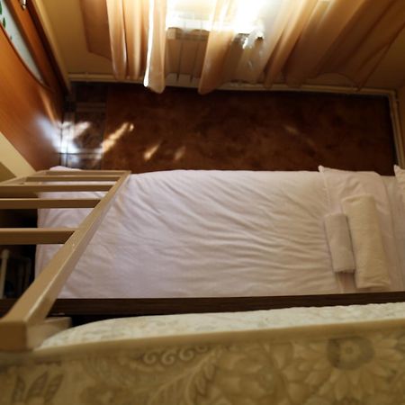 Magnolia Hostel Yerevan Exterior foto
