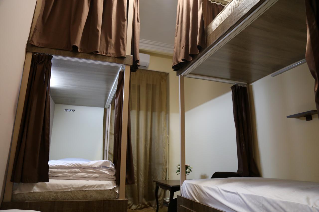 Magnolia Hostel Yerevan Exterior foto