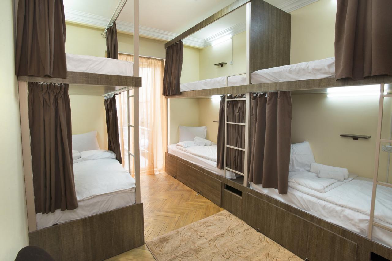 Magnolia Hostel Yerevan Exterior foto